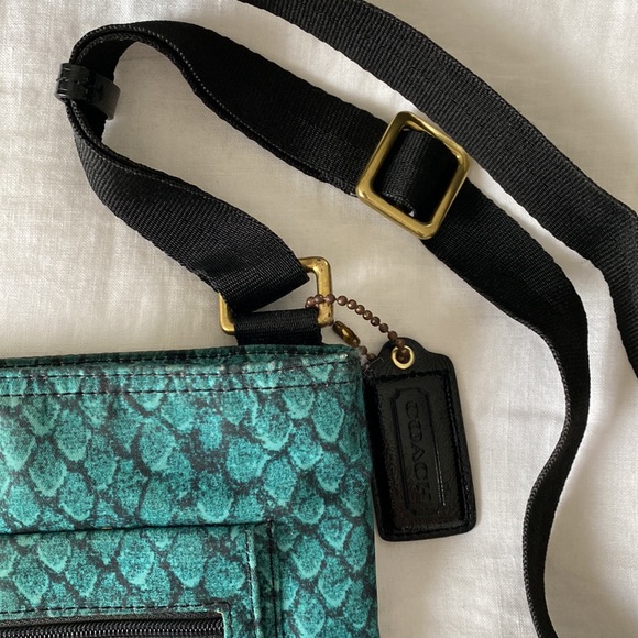 New Coach Crossbody - 10.5” x 10” - Green - Picture 5 of 9